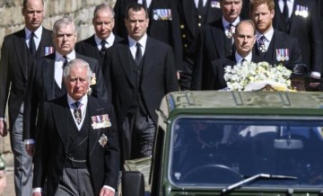 星空体育登录入口-林良锋：菲利普亲王，打球飙车开飞机的体育奇才